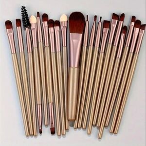 New makeup brush set